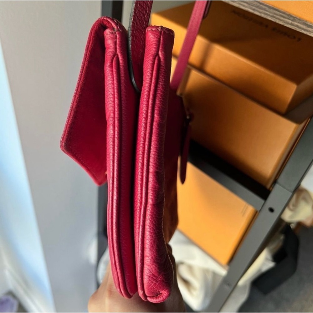 Louis crossbody authentic - Picture 7 of 15